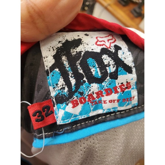 Fox Board Men's Red & White 100% Polyester Pull On Swimwear Shorts Size 32 - Picture 12 of 13